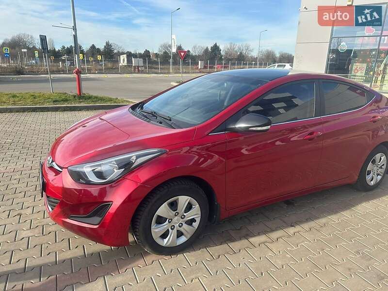 Седан Hyundai Elantra 2014 в Черновцах