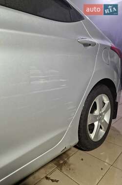 Седан Hyundai Elantra 2012 в Измаиле