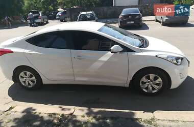 Hyundai Elantra 2013