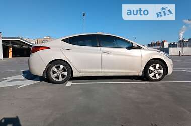 Седан Hyundai Elantra 2013 в Києві