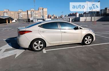 Седан Hyundai Elantra 2013 в Киеве