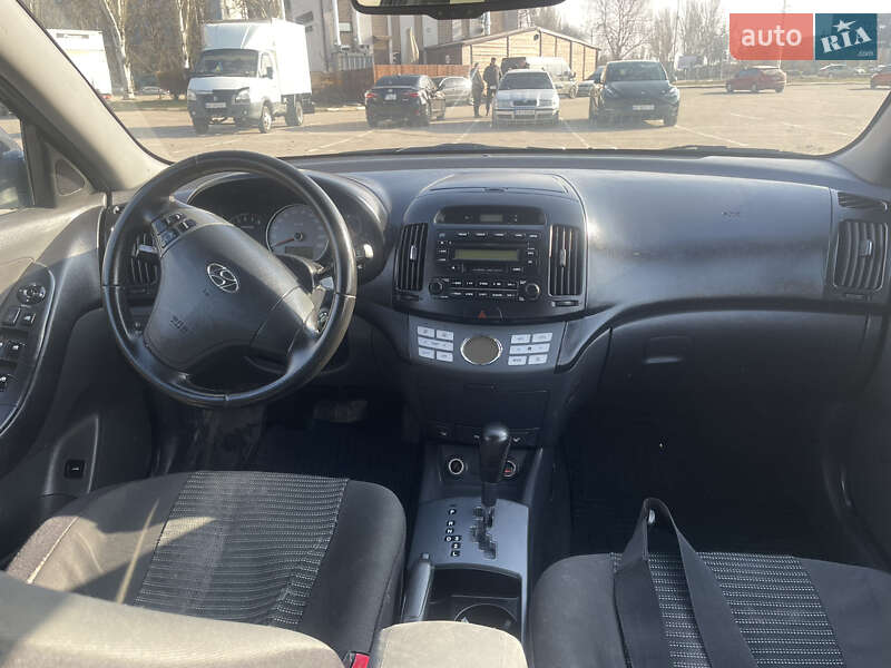 Седан Hyundai Elantra 2008 в Запорожье