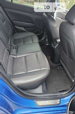 Седан Hyundai Elantra 2016 в 