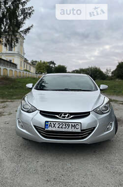 Седан Hyundai Elantra 2013 в Полонному
