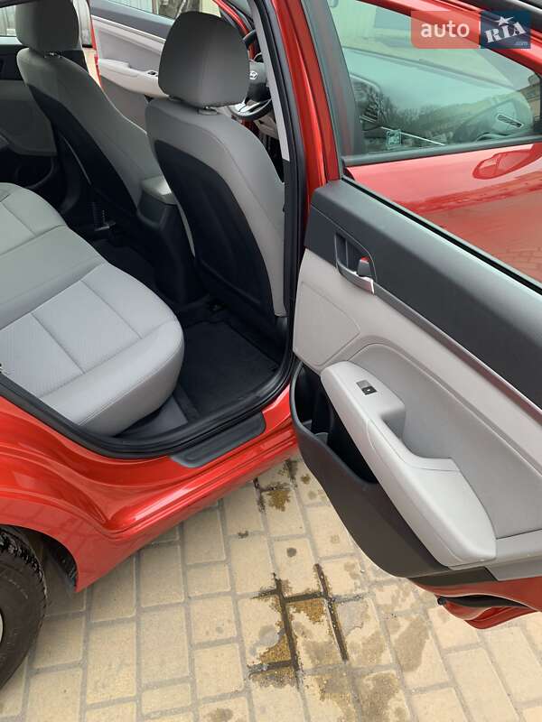 Седан Hyundai Elantra 2020 в Одессе