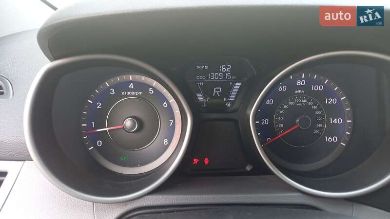 Седан Hyundai Elantra 2012 в Николаеве
