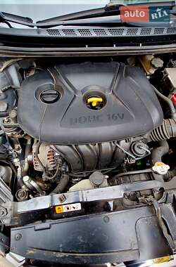 Седан Hyundai Elantra 2013 в Киеве
