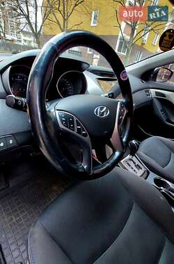 Седан Hyundai Elantra 2013 в Киеве