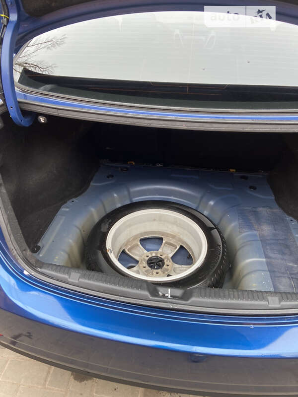 Седан Hyundai Elantra 2014 в Кривом Роге