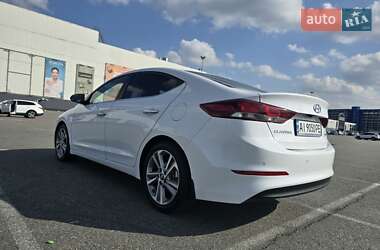 Седан Hyundai Elantra 2016 в Макарове