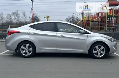 Hyundai Elantra 2013