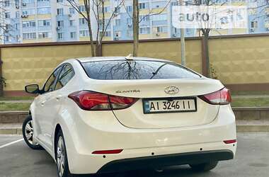 Седан Hyundai Elantra 2015 в Киеве