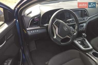 Седан Hyundai Elantra 2016 в 