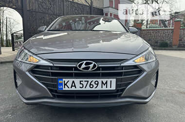 Седан Hyundai Elantra 2020 в Києві