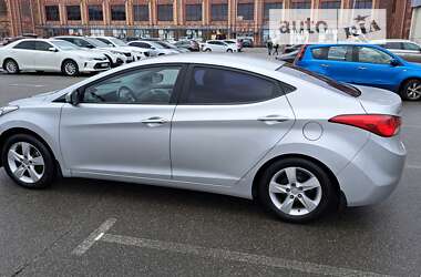 Седан Hyundai Elantra 2012 в Києві