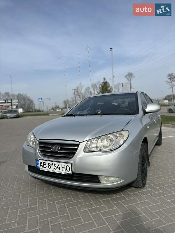 Седан Hyundai Elantra 2008 в Виннице