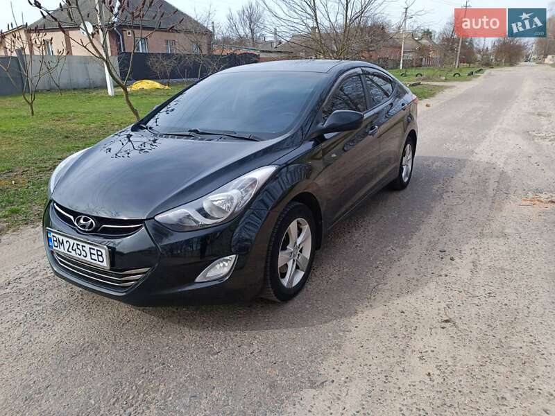 Седан Hyundai Elantra 2012 в Ахтырке