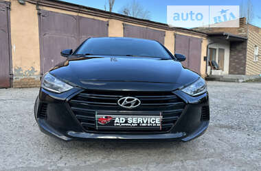 Седан Hyundai Elantra 2017 в Киеве