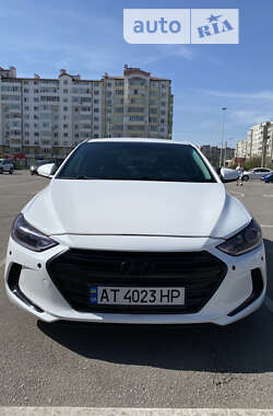 Седан Hyundai Elantra 2016 в Івано-Франківську
