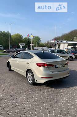 Седан Hyundai Elantra 2017 в Обухове