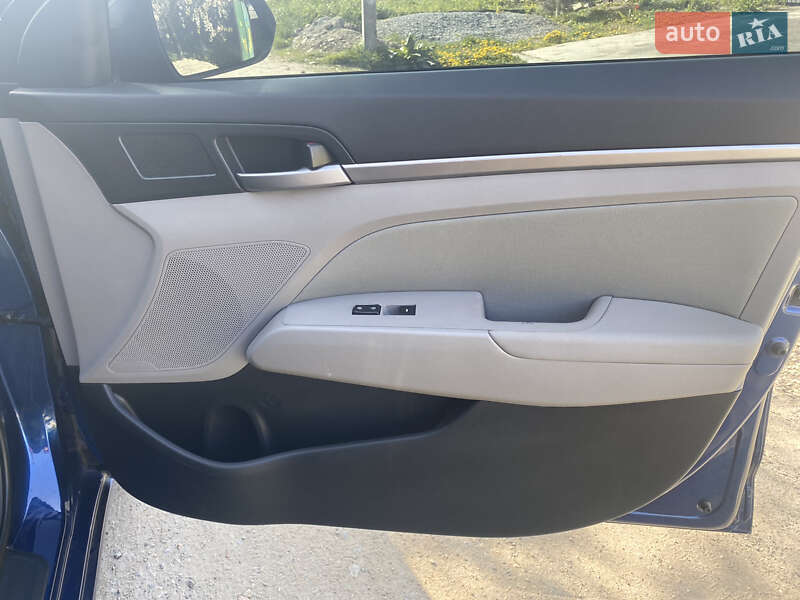 Седан Hyundai Elantra 2016 в Дніпрі фото 59 Седан Hyundai Elantra 2016 в Дніпрі