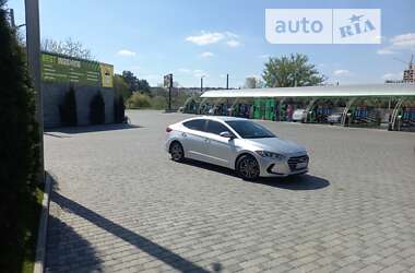 Седан Hyundai Elantra 2017 в Кропивницком