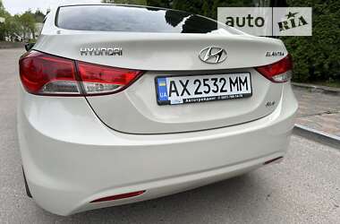 Седан Hyundai Elantra 2013 в Краснограде