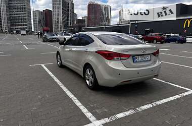 Седан Hyundai Elantra 2013 в Києві