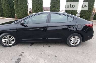 Седан Hyundai Elantra 2018 в Дубні