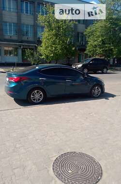 Седан Hyundai Elantra 2013 в Славуте