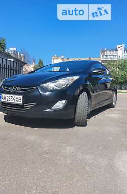 Седан Hyundai Elantra 2013 в Киеве