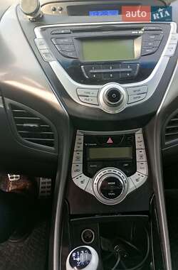 Седан Hyundai Elantra 2012 в 