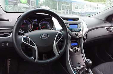 Седан Hyundai Elantra 2013 в Дніпрі