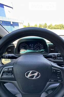 Седан Hyundai Elantra 2016 в Дніпрі