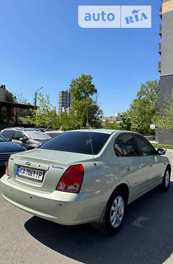 Седан Hyundai Elantra 2004 в Києві