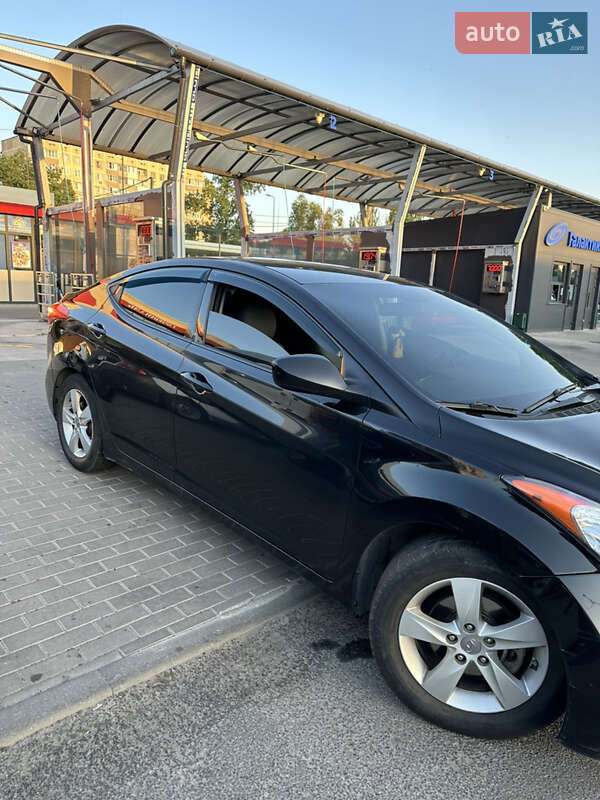 Седан Hyundai Elantra 2014 в Днепре