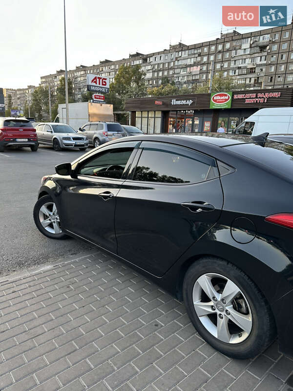 Седан Hyundai Elantra 2014 в Днепре