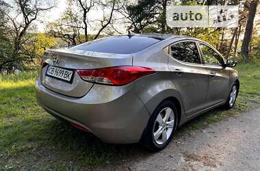 Седан Hyundai Elantra 2013 в Чернігові