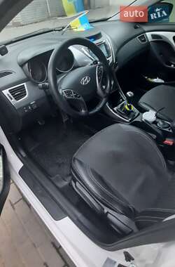 Седан Hyundai Elantra 2013 в 
