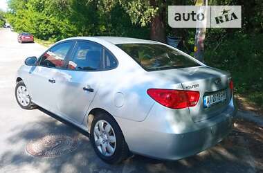 Hyundai Elantra 2011