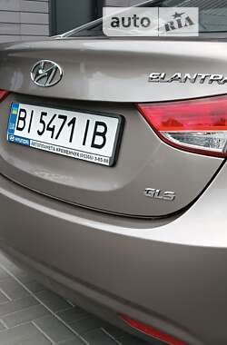 Седан Hyundai Elantra 2012 в Кременчуге