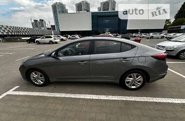 Седан Hyundai Elantra 2019 в Одессе