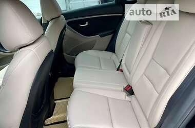 Седан Hyundai Elantra 2012 в Кривом Роге