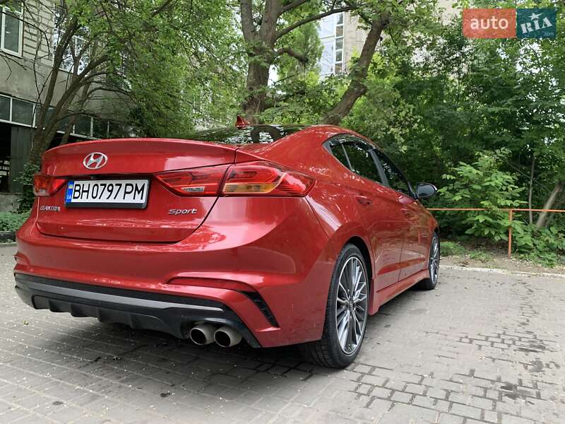 Седан Hyundai Elantra 2017 в Одессе