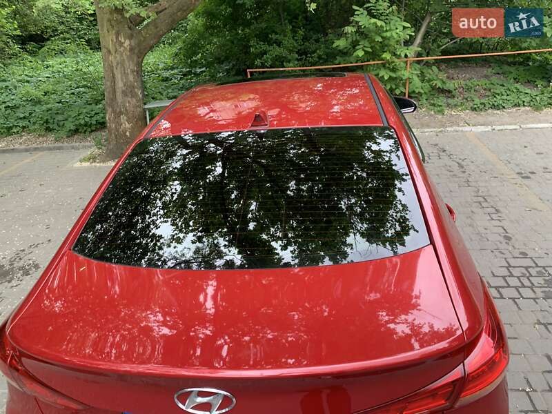Седан Hyundai Elantra 2017 в Одессе