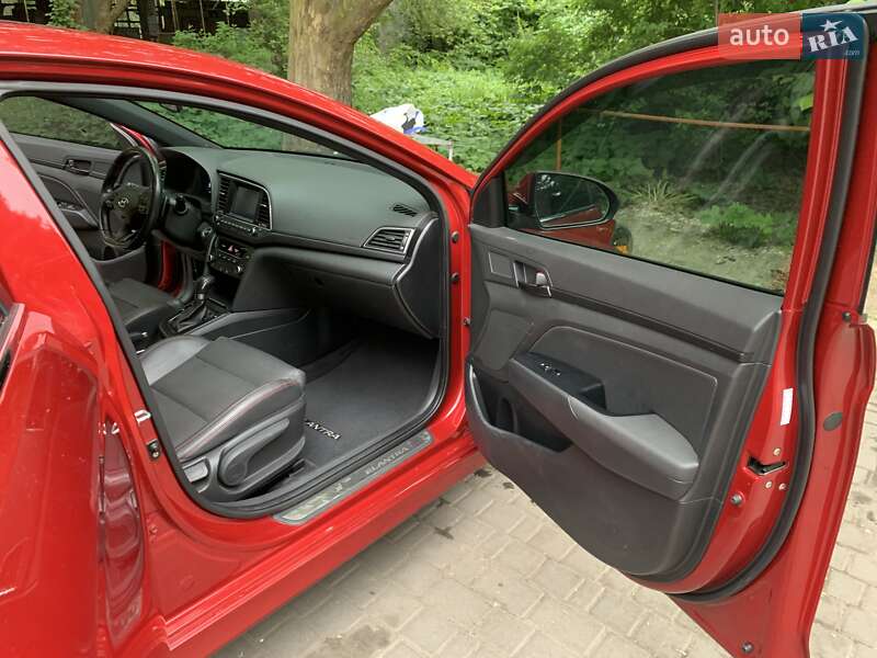 Седан Hyundai Elantra 2017 в Одессе