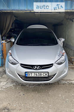 Седан Hyundai Elantra 2013 в Олешках