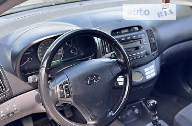 Седан Hyundai Elantra 2008 в Києві