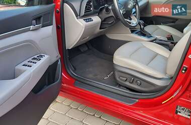 Седан Hyundai Elantra 2018 в 
