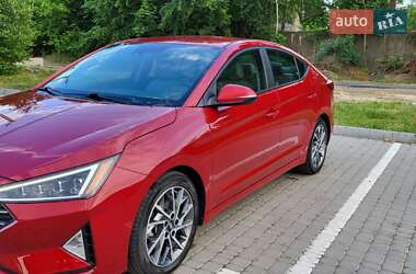 Седан Hyundai Elantra 2018 в 
